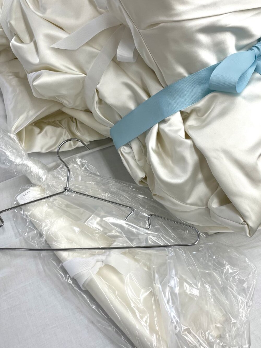 Jim Hjelm Satin Bubble Hem Couture Wedding Gown - Picture 13 of 13